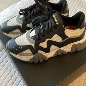 Versace runner sneakers. Size 45 (US size 11 men’s). Orignal box and dust bags.